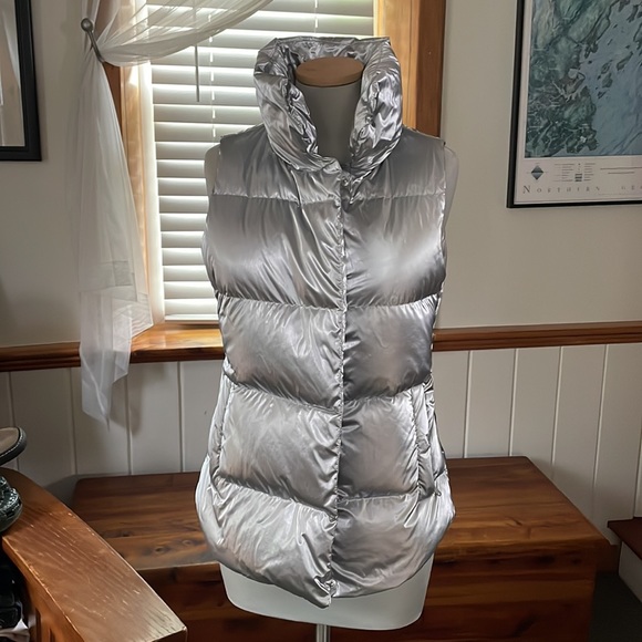 Athleta Vest - Picture 6 of 17